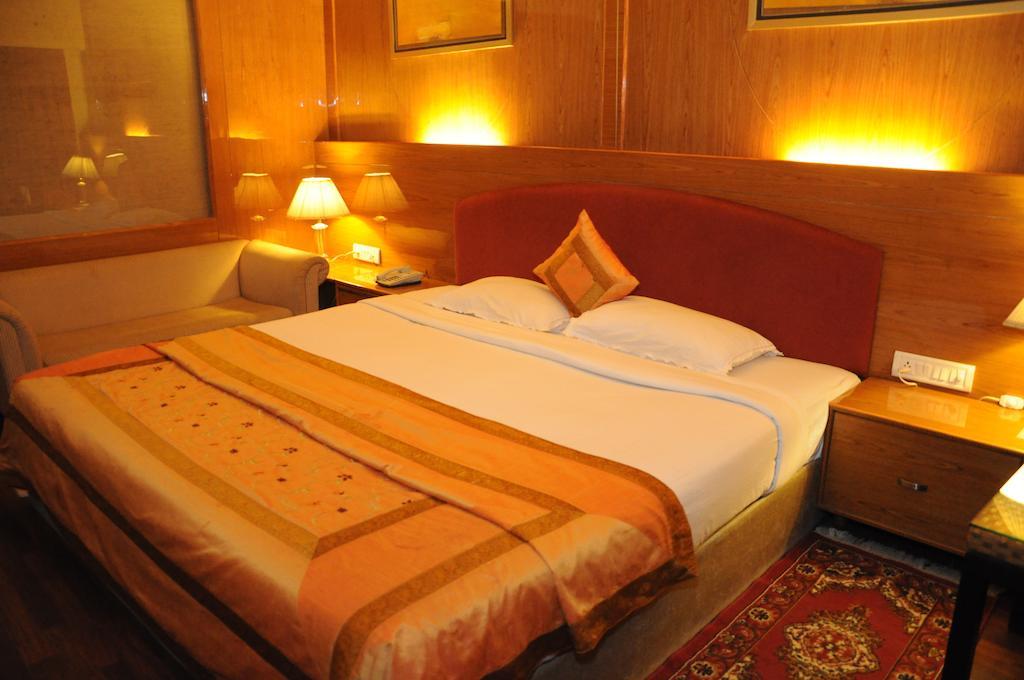 Meuse Jupiter Business And Luxury Hotel Nashik Quarto foto